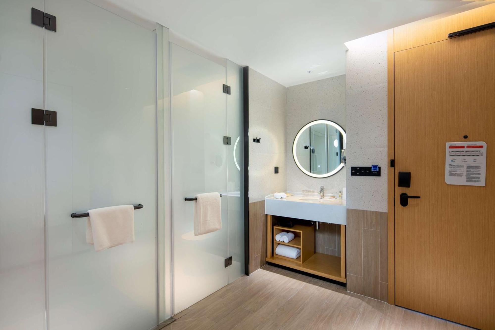 Hilton Garden Inn Shenzhen Nanshan Avenue Ngoại thất bức ảnh